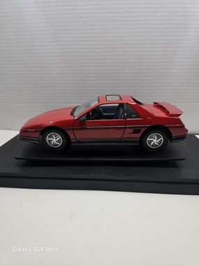 scale 1985 Pontiac Fiero GT diecast model car - redscale 1985 Pontiac Fiero GT d